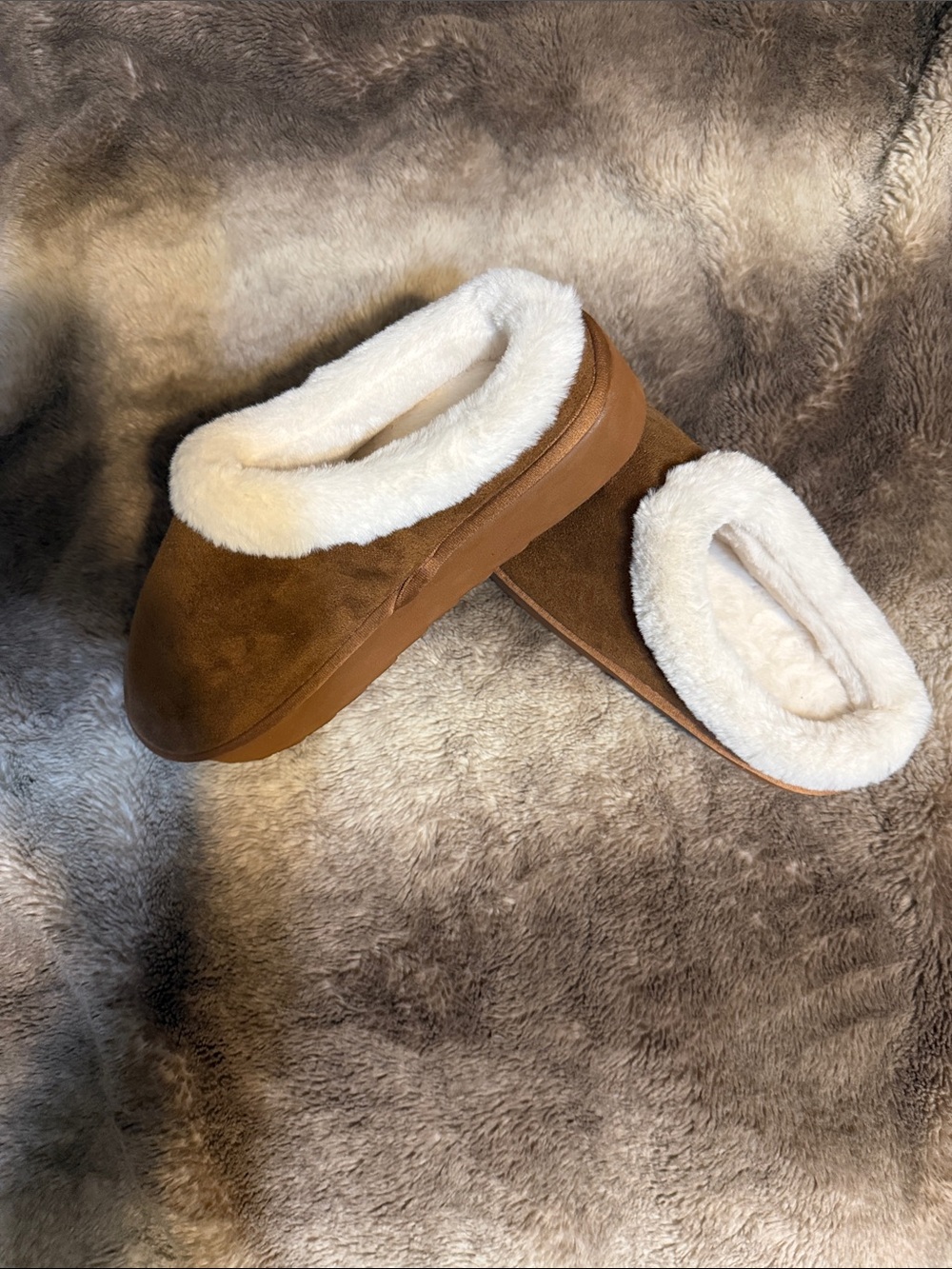 Source Unknown Brown Faux-Suede Slip-On Slippers with White Shearling Trim